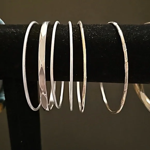 Lot of 21 Assorted Bangles - 7.5" inner circumference - Picture 4 of 5